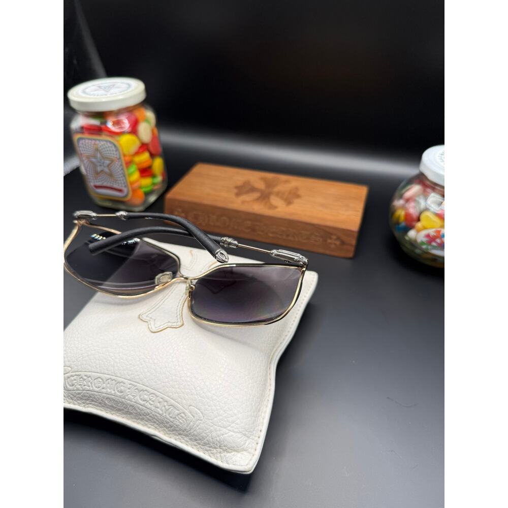 Chrome Hearts BUTTFLUX Aviator Sunglasses Black Gold Frame Missing Tip - Picture 4 of 8